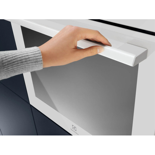 Електрична духовка Electrolux 700 SenseCook EOE7F31V Конвекційний термозонд білий