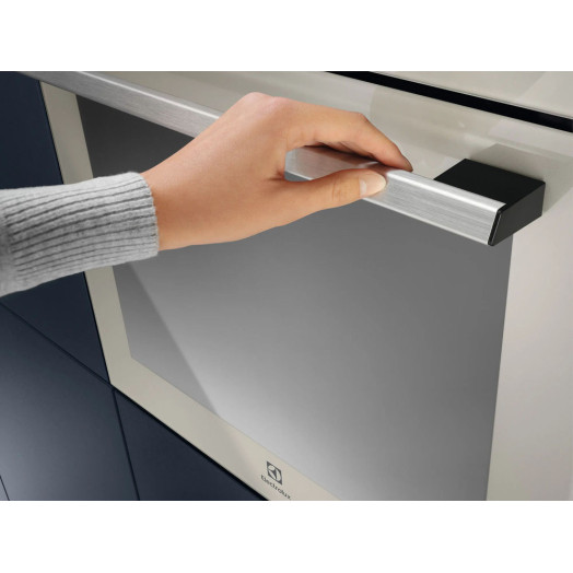 Електрична духовка Electrolux 700 SenseCook LOE7F31S Конвекційний термометр Срібне скло