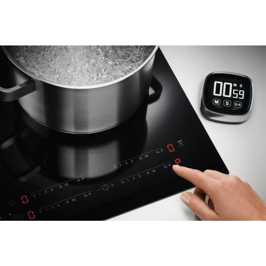 Індукційна варильна поверхня Electrolux 300 Slim-fit EIT61443B 59см