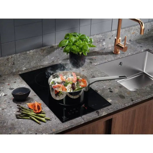 Індукційна плита Electrolux LIT30230C 29см