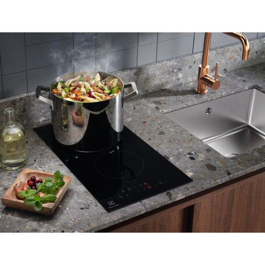 Склокерамічна поверхня Electrolux LHR3233CK 29см