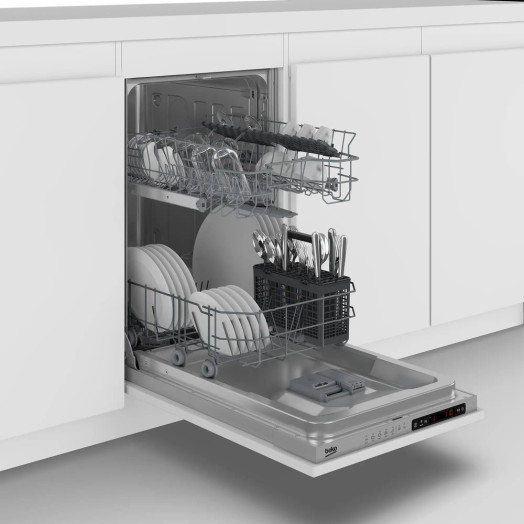 Посудомийна машина Beko DIS35023E 44,8см