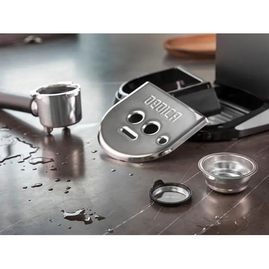 Кавоварка еспресо DeLonghi Dedica EC685.M