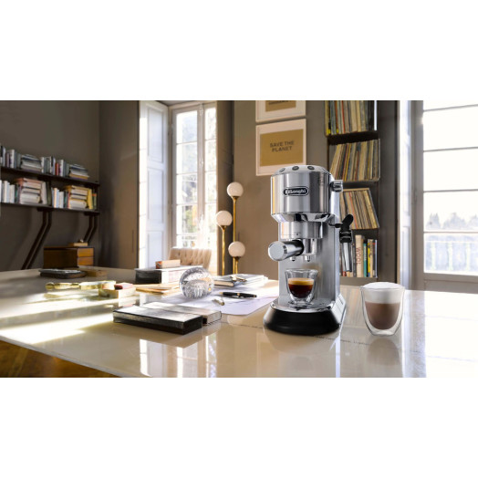 Кавоварка еспресо DeLonghi Dedica EC685.M