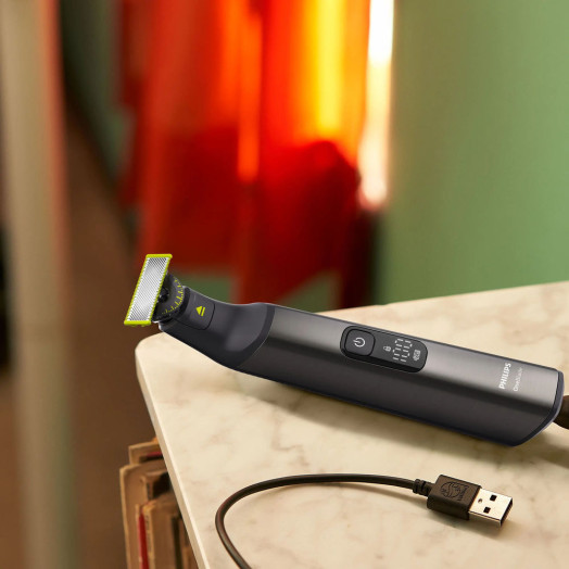 Гібридна бритва Philips OneBlade Pro QP6552/15