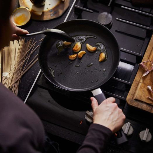 Сковорода Fiskars Hard Face 1052222 Induction Hardtec Superior+ 24см