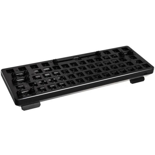 Чудова компактна механічна клавіатура GMMK BARBONES з 60% RGB чорного кольору