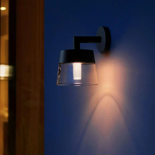 Зовнішній настінний світильник Philips Hue White and Color Ambiance Attract