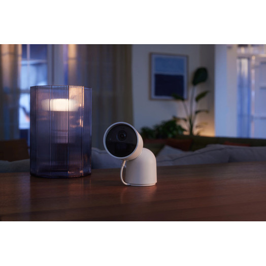 Захищена камера Philips Hue із підставкою