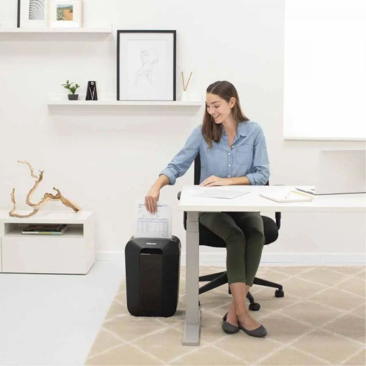 Шредер Fellowes LX70
