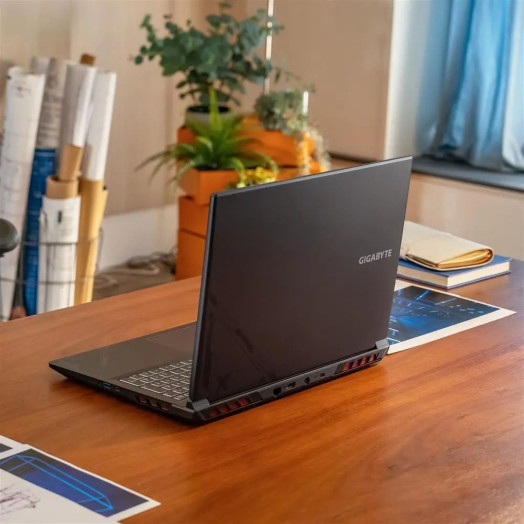 Ігровий ноутбук Gigabyte G6X 9MG 2024 G6X 9MG-42EE854SD 16" 165Hz i7-13650HX 16GB RAM 1TB SSD RTX4050 DLSS3 сірий