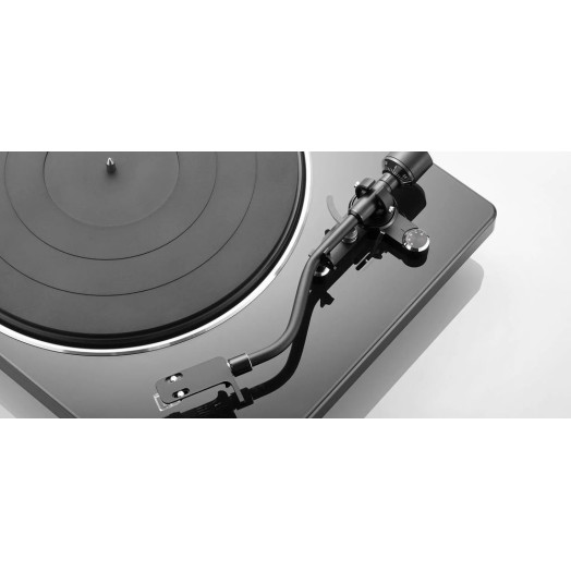 Попередній підсилювач Denon DP-400 Turntable з ручним ремінним приводом, чорний