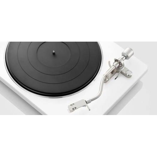 Попередній підсилювач Denon DP-400 Turntable з ручним ремінним приводом, білий